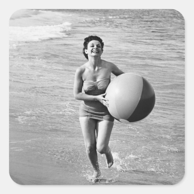 Sticker Carré Une femme avec un Beach Ball (Devant)