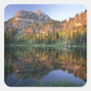 Sticker Carré UTAH. ÉTATS-UNIS. Mont Magog reflété dans le lac W