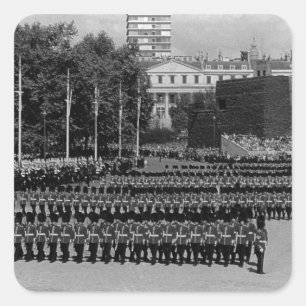 Sticker Carré Vintage Angleterre Gardes défilant au ralenti 1970