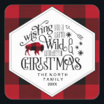 Sticker Carré Wild Wonderful Christmas Red & White Buffalo ID604<br><div class="desc">Ce bel autocollant de Noël est doté d'un motif en buffle rouge et noir traditionnel surmonté d'un étiquette blanc et d'un texte optionnel de 'Wishing you a Warm, Wild, Wonderful Christmas'. Un modèle fourni vous permet d'ajouter facilement votre nom ou autre texte. Recherchez ID604 pour voir tous les produits de...</div>