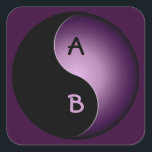 Sticker Carré yin yang monogramme - violet<br><div class="desc">Yin yang conçoit pour customiser avec votre monogramme et votre autre moitié'.</div>