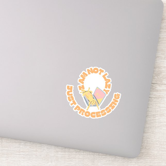 Sticker Chat endormi drôle sur un ordinateur portable (Détail)