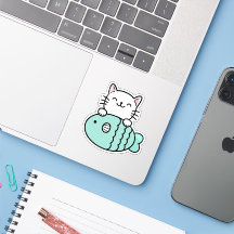 Chat mignon avec poisson bleu
