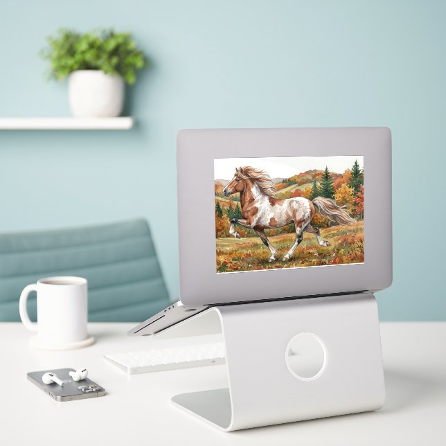 Sticker Cheval islandais Freya en forêt automnale (Ordinateur portable sur le bureau)