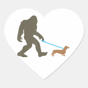 Sticker Cœur Bigfoot Walking Dachshund Sasquatch Doxie Chig Cad