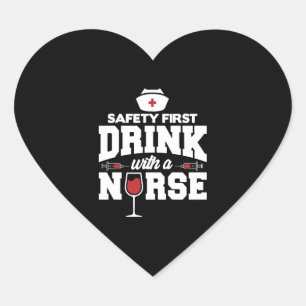 Sticker Cœur Boire de l'infirmière avec une infirmière drôle Vi