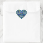 Sticker Cœur Peacocks vintages Embrasser les cadeaux de mariage<br><div class="desc">Peacocks vintages Embrasser les cadeaux de mariage</div>