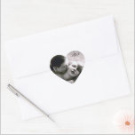 Sticker Cœur Romantic Couple Vintage Retro Photo Élégant Amour<br><div class="desc">Photo vintage d'un couple se regardant avec amour pendant que l'homme embrasse la joue de la femme. Montrer votre style vintage avec une touche de romance. Ces autocollants seraient parfaits pour les cadeaux mariage,  fiançailles ou de Saint Valentin ! Consultez mon magasin pour les cadeaux correspondants !</div>