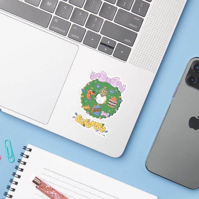 Sticker Couronne graphique de snack de vacances de Scooby- (Ordinateur portable avec iPhone)