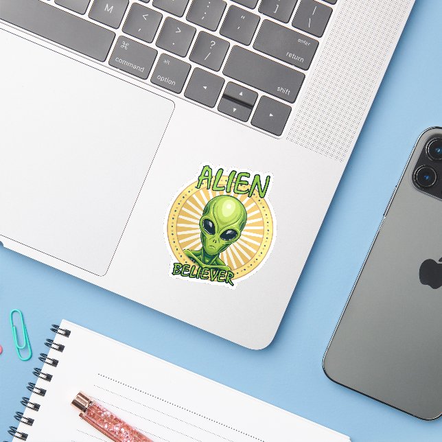 Sticker Croyant Alien (Ordinateur portable avec iPhone)