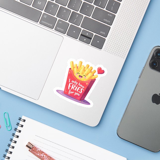 Sticker Cute Valentine French Fries Pun (Ordinateur portable avec iPhone)