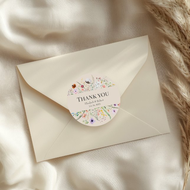 Sticker de Merci de Mariage de pré-Fleur sauvage d (Taupe Wildflower Meadow Wedding Thank You Sticker on an elegant wedding envelope)