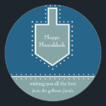 Sticker de message cadeau Dreidel Hanoukka<br><div class="desc">Une étoile de David dessinée par des points blancs sert de cadre pour votre message personnel de vacances. Quel grand autocollant Hanoukka à mettre sur les cadeaux pour l'enseignant de votre enfant,  le facteur,  le portier ou le livreur. Disponible en couleurs alternatives avec produits correspondants. com</div>