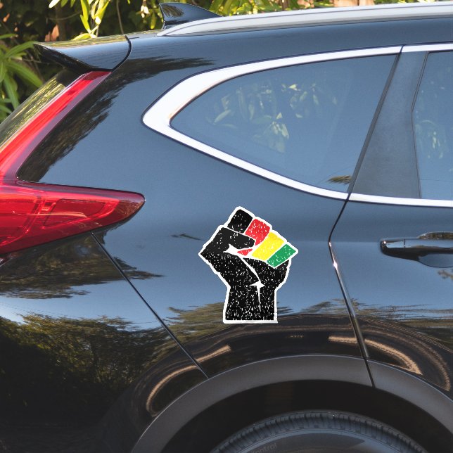 Sticker Drapeau panafricain Poing, histoire noire afro-amé (Coté voiture)