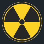 Sticker du symbole de rayonnement jaune de prudenc<br><div class="desc">Étiquette de symbole de radiation en noir et jaune de prudence.</div>