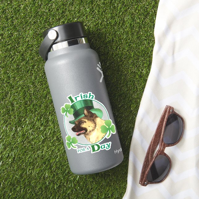 Sticker en vinyle Akita pour la Saint Patrick (HydroFlask Insitu)
