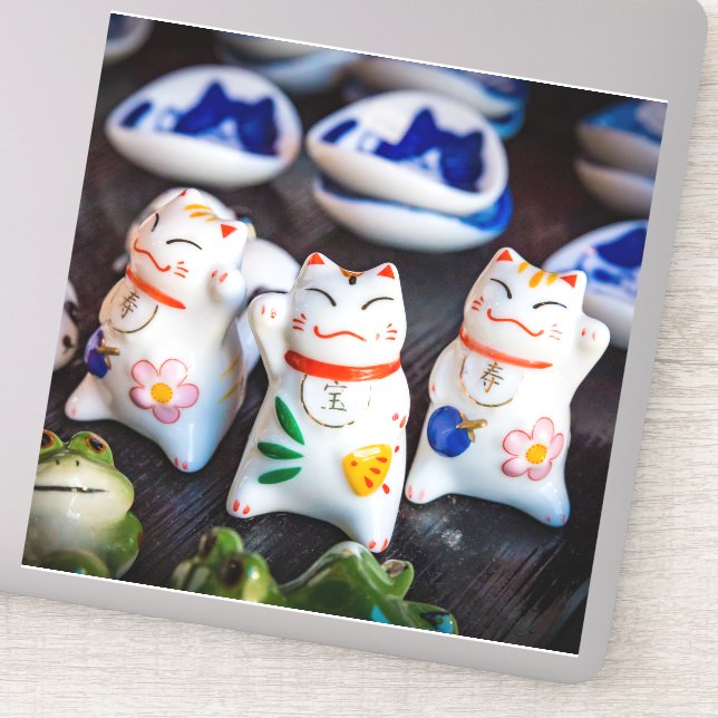 Sticker figurines de chats à Beckoning (Détail)