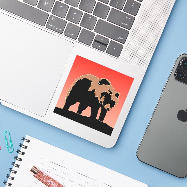 Sticker Grizzly Bear au coucher du soleil - Art original d (Ordinateur portable avec iPhone)