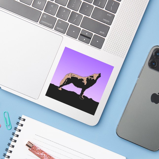 Sticker Howling Wolf at Sunset - Art faunique original (Ordinateur portable avec iPhone)