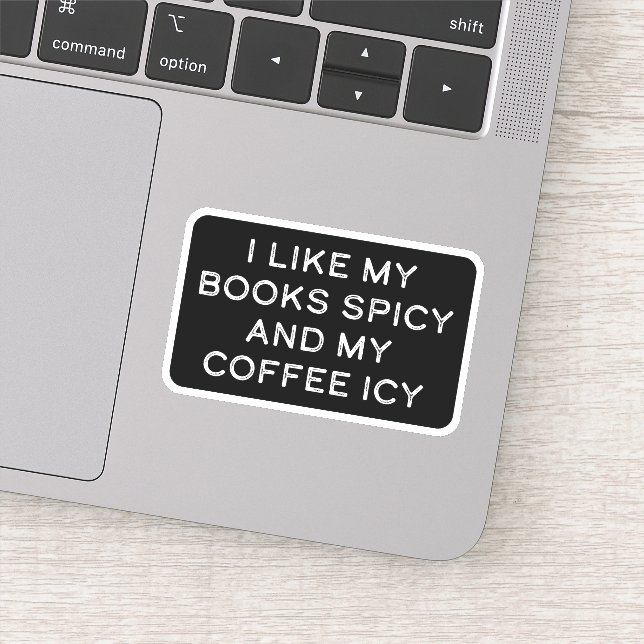 Sticker J'aime mes livres épicés et mon café glacé (Détail)