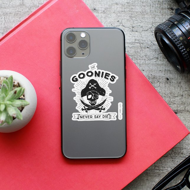 Sticker Les Goonies "Ne jamais dire mourir" Pirate Badge (Sticker on cell phone)