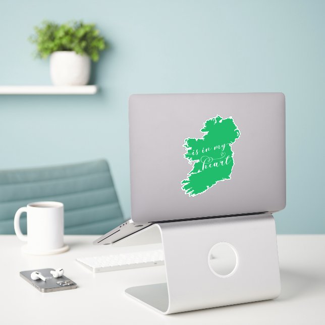 Sticker L'Irlande Est Dans Mon Coeur (Ordinateur portable sur le bureau)