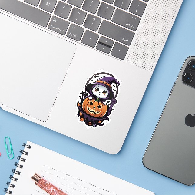 Sticker Little Witch et son Citrouille d'Halloween (Ordinateur portable avec iPhone)