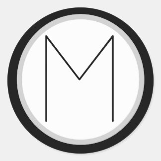 Sticker M rond en noir/blanc dramatique