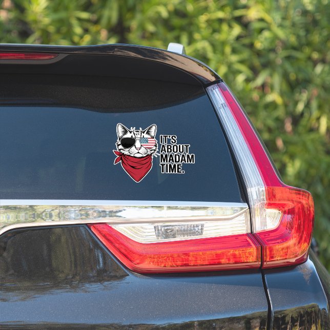 Sticker Madame la présidente du temps 2024 Kamala Harris D (Côté voiture)