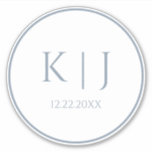 Sticker Monogrammes Dusty Blue Elegant minimaliste Mariage<br><div class="desc">Imprimé avec des initiales monogrammes pour les couples en couleur bleu-poussiéreux sur mesure, idéal pour les mariages, les fiançailles, les anniversaires etc (que vous pouvez modifier, modifier et personnaliser) dans un design simple et élégant! Disponible dans toutes les tailles, il suffit de choisir la bonne taille que vous avez besoin....</div>