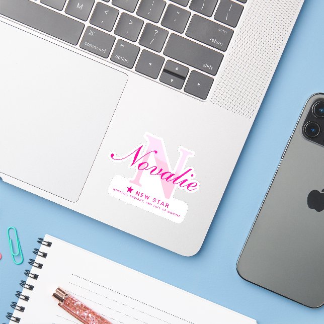 Sticker Nom rose initial et signification du nom Novalie (Ordinateur portable avec iPhone)