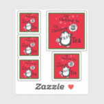 Sticker Oh Christmas Tea Penguin Lover - Boisson de thé<br><div class="desc">Pingouin dansant mignon chantant "Oh Christmas Tea, Oh Christmas Tea" artwork avec chutes de flocons de neige et tasse de thé vintage. Cute Thé pilon buveur pour quelques humours de Noël et sourires! > Dessin d'artiste hivernal gai et enneigé pour célébrer et élever l'esprit de fête de tout amateur de...</div>