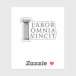 Sticker Omnia Vincit (Work Conquise All)<br><div class="desc">Autocollant super cool pour tous les amoureux de Rome antique - ou latin - L'expression "Labor Omnia Vincit" - "Word Conquiert All" Semble très bien sur les livres,  téléphones,  ordinateurs portables et plus encore.</div>