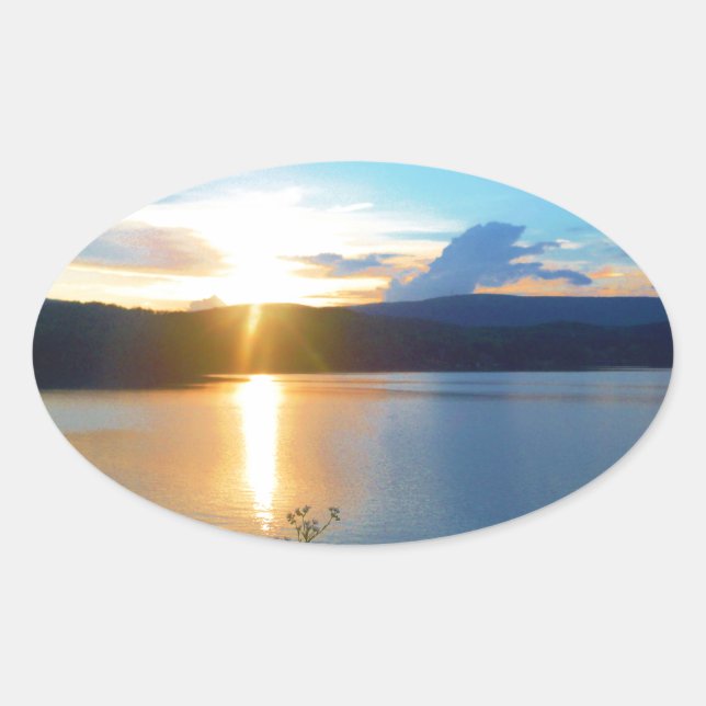 Sticker Ovale Coucher de soleil bleu sur le lac (Devant)
