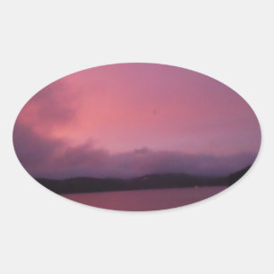 Sticker Ovale Coucher de soleil violet sur le lac Arrowhead