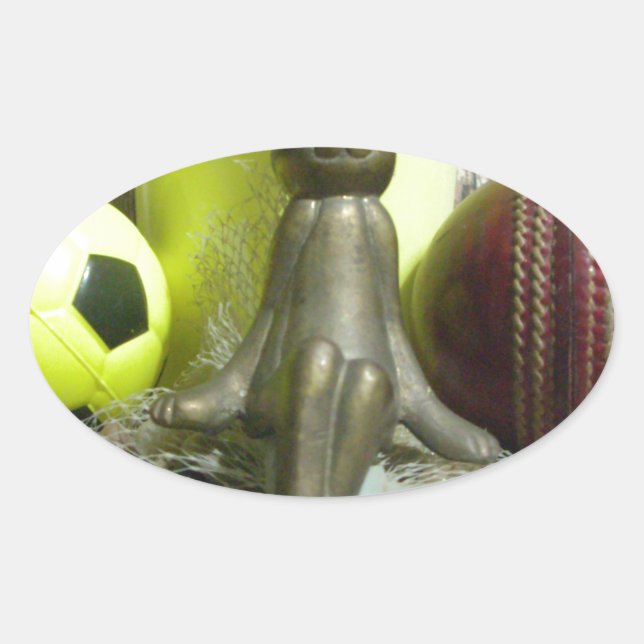 Sticker Ovale De l'autre côté du Pitch & Crease : Football Crick (Devant)