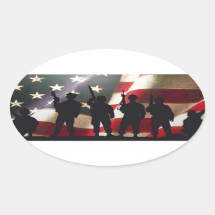 Sticker Ovale Silhouettes des soldats patriotiques