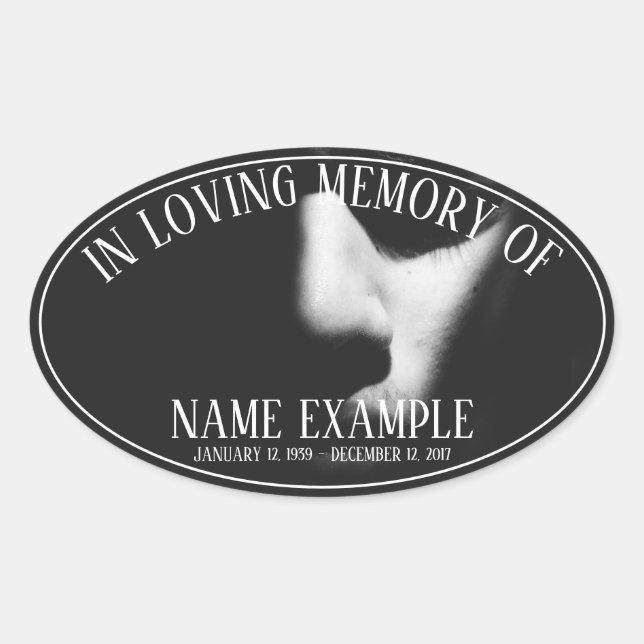 Sticker Ovale Un visage endormi dans une demi-ombre (Devant)