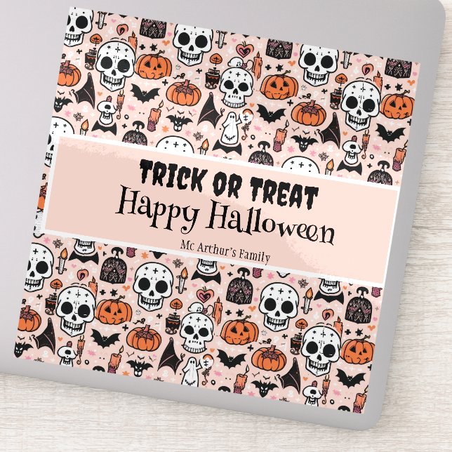Sticker Pink Halloween Tricoter ou traiter Nom de famille  (Détail)