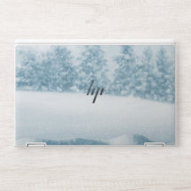 Fond d'hiver avec neige tombante