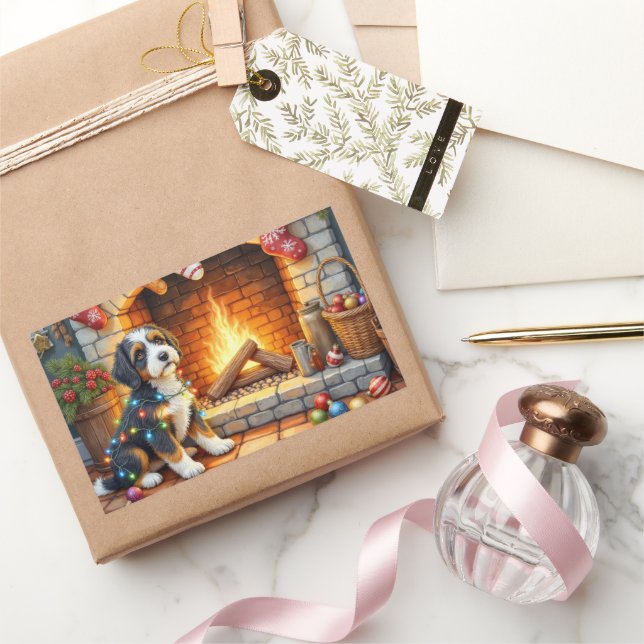 Sticker Rectangulaire Bernedoodle Cheminée avec Lumières de Noël (Cadeaux)