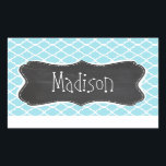 Sticker Rectangulaire Blizzard Blue Quatrefoil ; Vintage Chalkboard look<br><div class="desc">Vous aimerez ce design vintage, élégant et mignon avec le design motif Blizzard Blue Quatrefoil ! Nous vous avons invitation à notre magasin, Fête des mariées Shop, pour voir ce design de tableau noir rétro cool sur beaucoup plus de grands produits personnalisables, y compris les boutons poupées girly Bride, Timbres...</div>