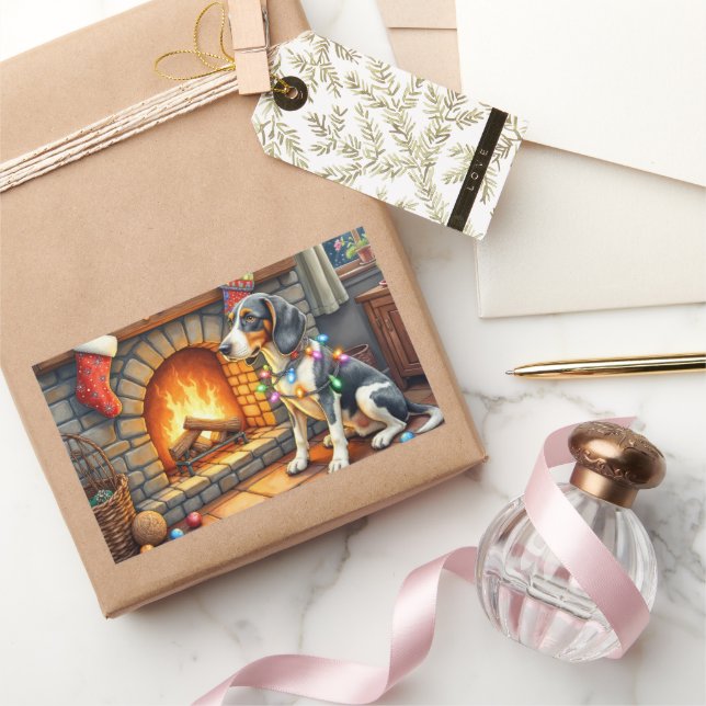 Sticker Rectangulaire Bluetick Coonhound Fireplace with Christmas Lights (Cadeaux)