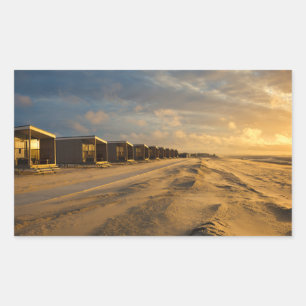 Sticker Rectangulaire Cabines de plage au coucher du soleil sur la côte 