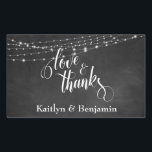 Sticker Rectangulaire Chalkboard et Strings légers Love & Thanks<br><div class="desc">Ce joli design se distingue par ses cordes lumineuses et un arrière - plan en damier. Le point focal est une couche de typographie frappante lisant "amour & merci" rendu dans une police tourbillonnante et élaborée. Utilisez le champ modèle pour ajouter vos noms. De nombreuses pièces de coordination sont disponibles...</div>