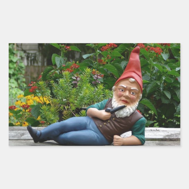 Sticker Rectangulaire Gnome relaxant avec Casquette Père Noël (Devant)