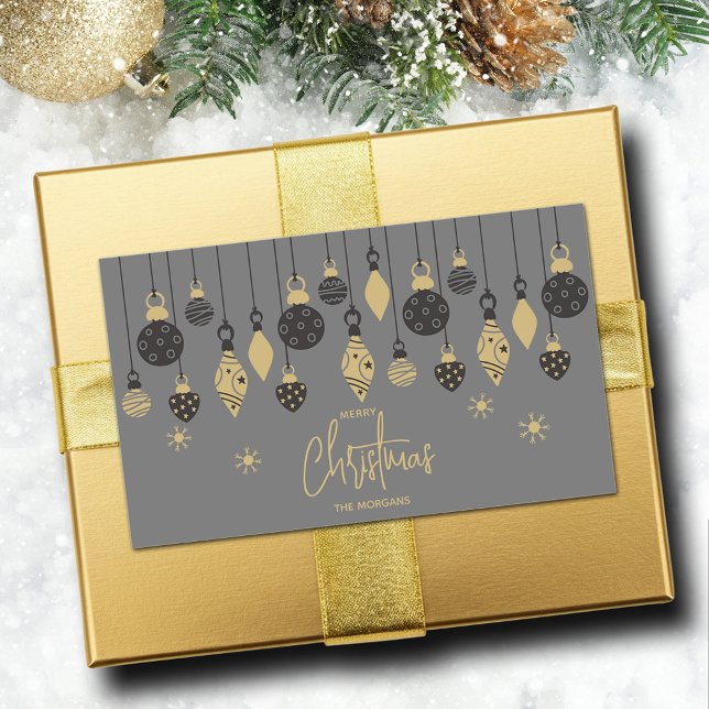 Sticker Rectangulaire Ornements de Noël chic sur gris (Chic black and gold Christmas tree ornaments on grey square 4.25" x 2.7" rectangle stickers)