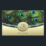 Sticker Rectangulaire Phoques d'enveloppe Mariage à thème Peacock<br><div class="desc">Les enveloppes mariages à thème Peacock sont décorées de plumes de paon vibrantes dans des tons de bleus, d'aqua, de verts et d'or. Le fond est recouvert d'or enveloppé d'un monogramme sur le dessus. Les côtés du monogramme sont ornés d'élégants bijoux en argent et de diamants (accents). Changez le monogramme...</div>