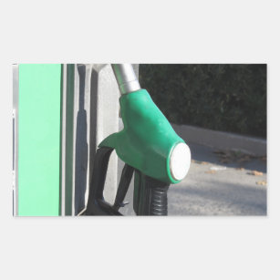 Sticker Rectangulaire Pistolet à essence vert sur la station service. Es