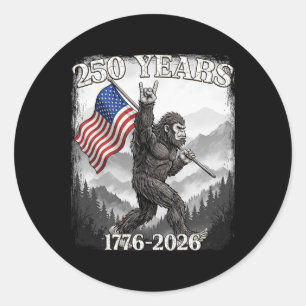 Sticker Rond 250 Ans 1776–2026 Bigfoot Et Drapeau Patriotique A